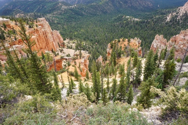 This image has an empty alt attribute; its file name is Bryce-Canyon-Hikes-4.jpg