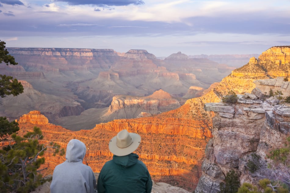 Is the Grand Canyon hot in April?