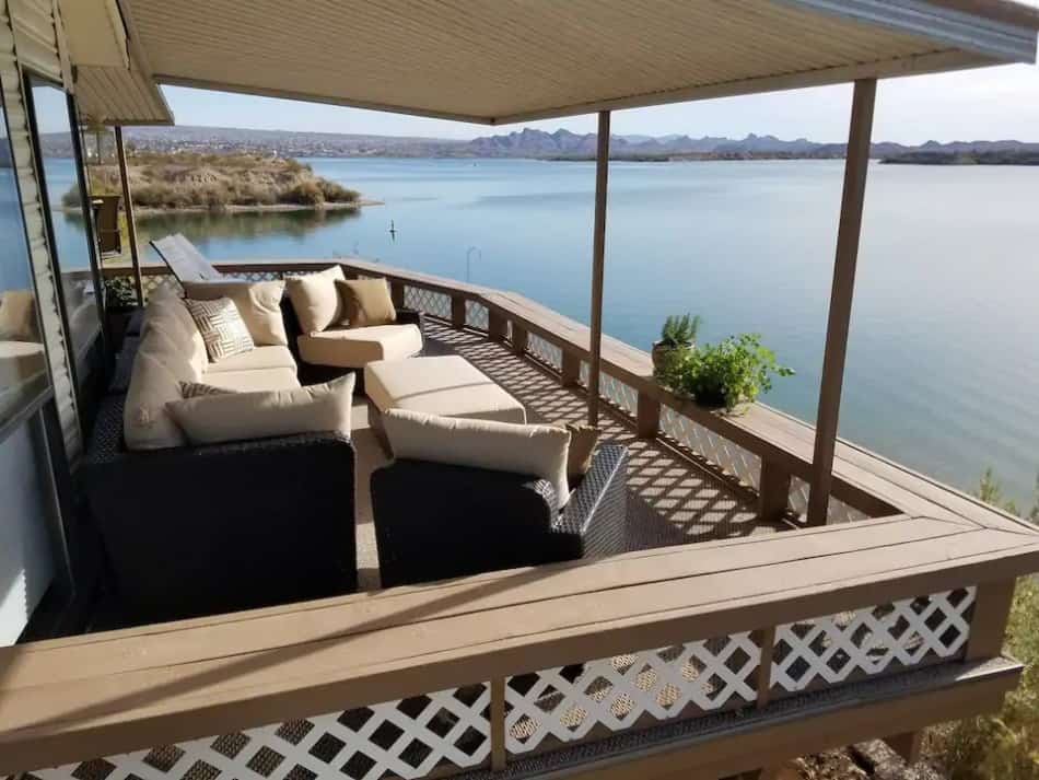 lake airbnb near me